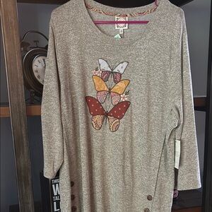 Tru self Gray 3/4 Sleeve Tunic butterfly wood beads